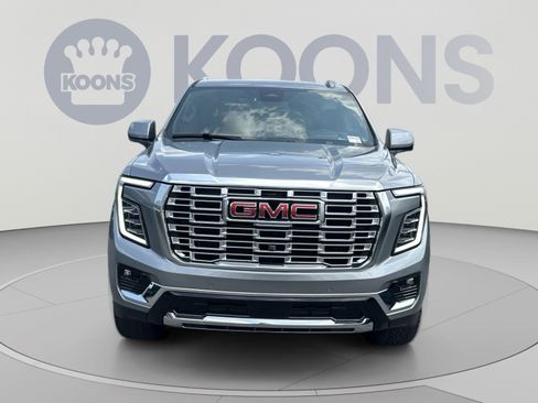 Used 2025 GMC Yukon XL Denali AWD/4WD image 4