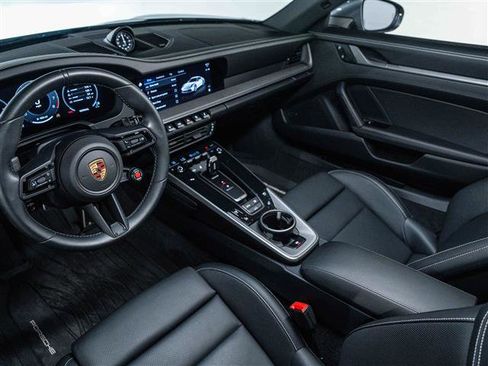 Certified 2025 Porsche 911 Carrera image 4