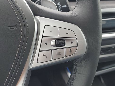 New 2026 BMW X7 xDrive40i w/ Premium Package image 13