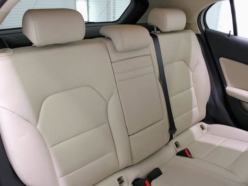 Used 2015 Mercedes-Benz GLA 250 image 42