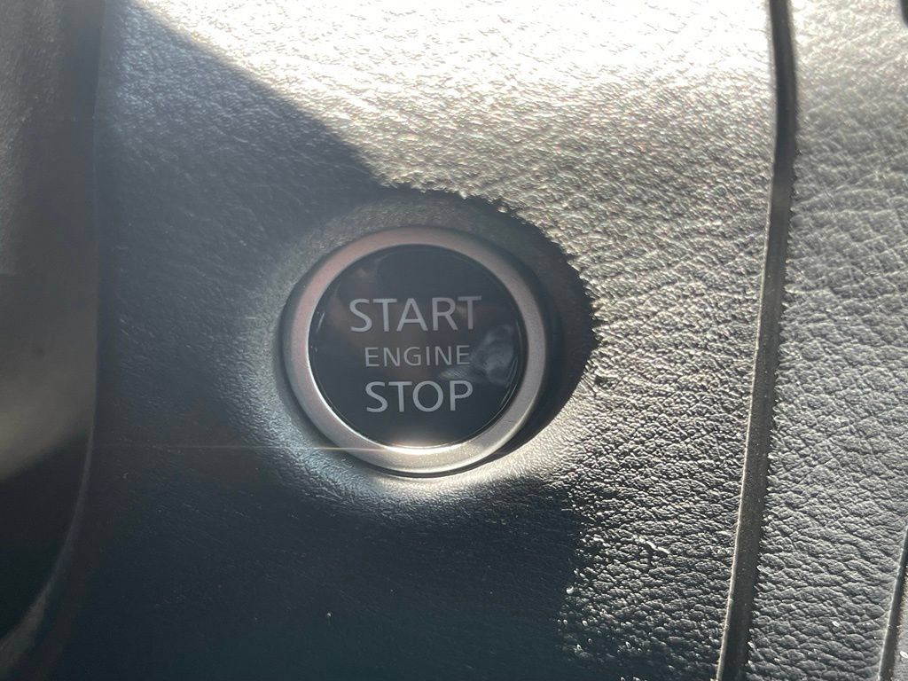 Used 2025 Nissan Frontier SV RWD image 55
