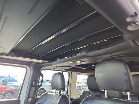 Used 2022 Jeep Wrangler Unlimited Rubicon image 11