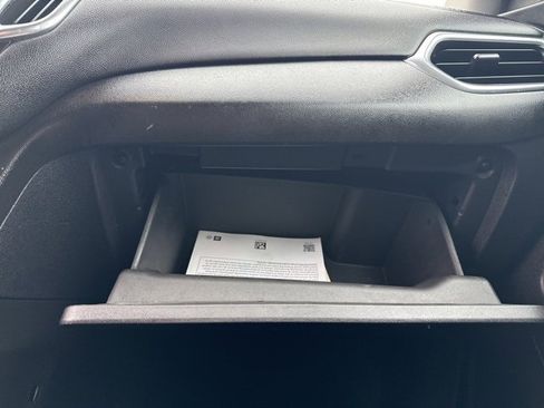 Used 2018 Chevrolet Equinox LT image 27