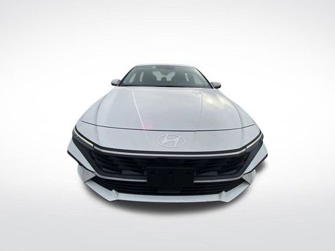 Used 2024 Hyundai Elantra Limited image 14