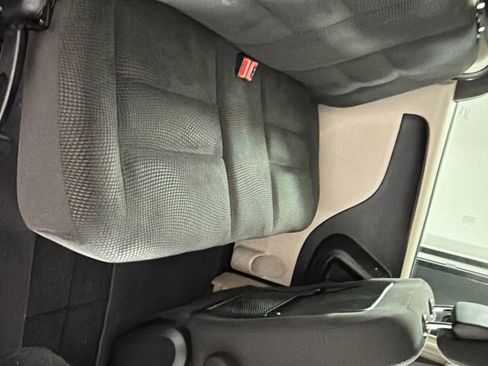 Used 2020 Dodge Grand Caravan SE FWD image 22