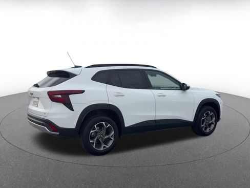 Used 2025 Chevrolet Trax LT image 15