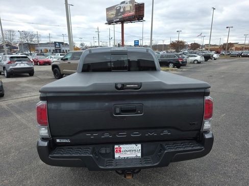 Used 2023 Toyota Tacoma TRD Sport image 5