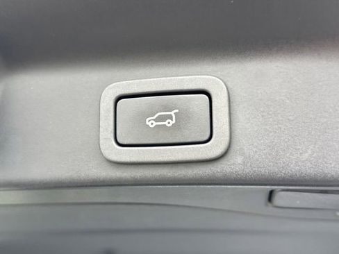Used 2017 Jaguar F-PACE First Edition AWD/4WD image 29