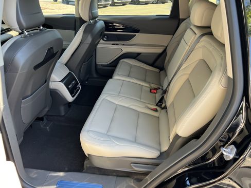 New 2025 Lincoln Nautilus Premier w/ Equipment Group 102A image 30