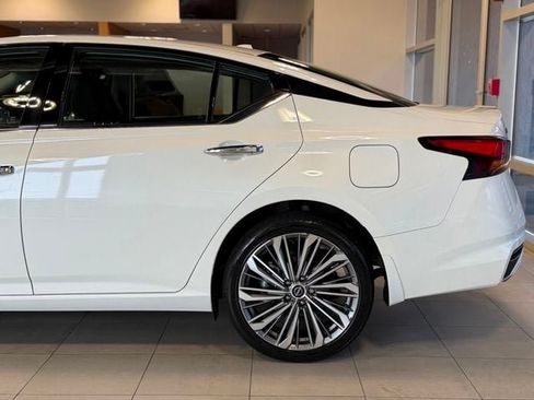 Used 2023 Nissan Altima 2.5 SL AWD/4WD image 9