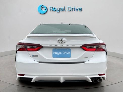 Used 2023 Toyota Camry SE image 5
