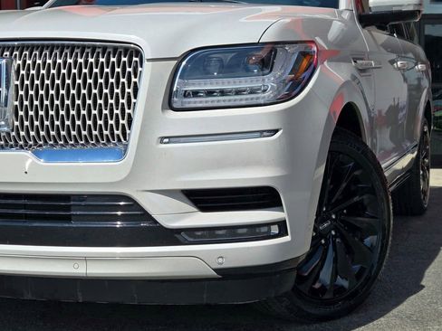 Used 2021 Lincoln Navigator Reserve image 4