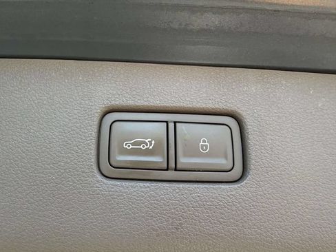 Used 2022 Genesis GV80 2.5T w/ Advanced Package 02 AWD/4WD image 8