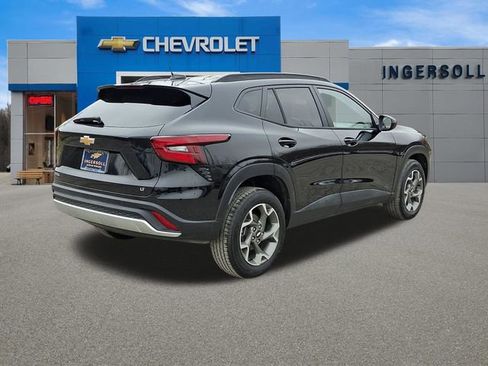 Used 2026 Chevrolet Trax LT w/ Driver Confidence Package FWD image 22