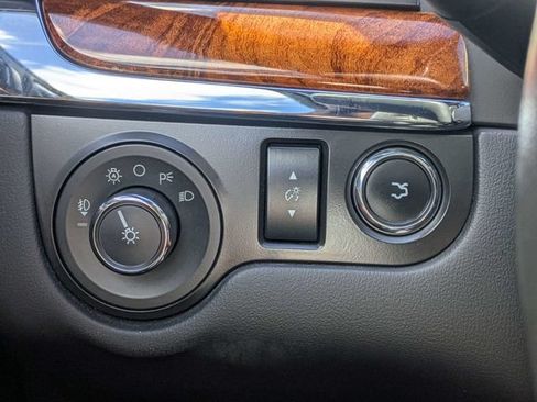 Used 2013 Lincoln MKS FWD image 24