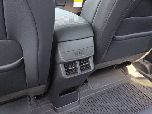 New 2027 Chevrolet Equinox RS w/ Safety and Technology Package AWD/4WD image 32