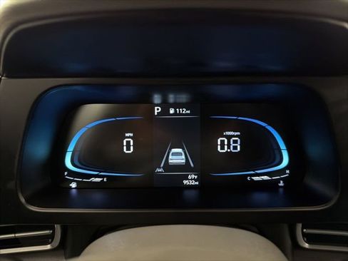 Certified 2025 Hyundai Elantra Sport image 28