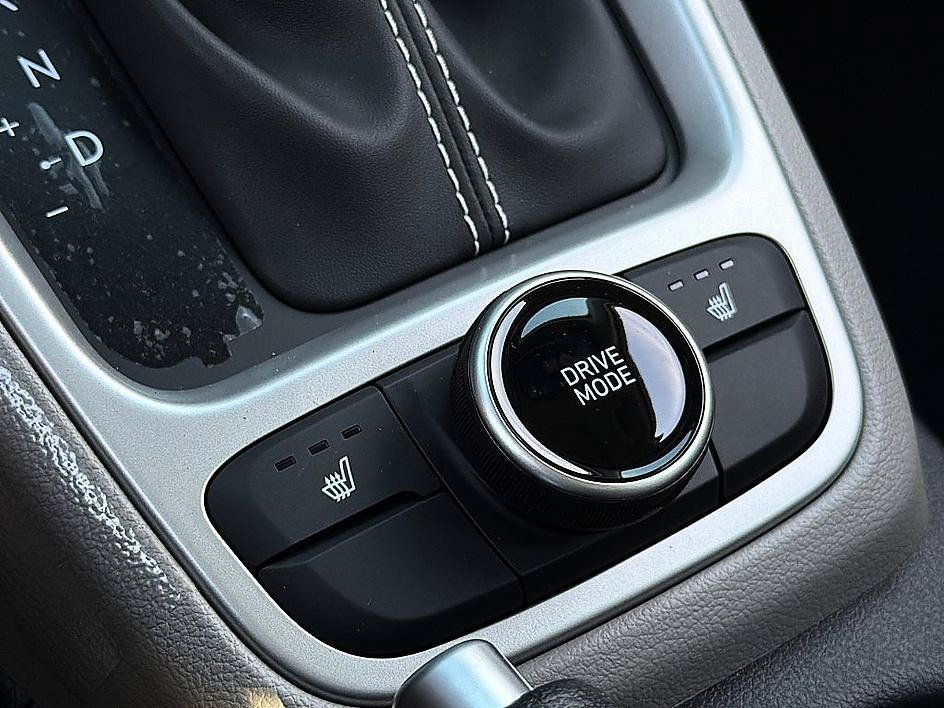 New 2026 Hyundai Venue SEL FWD image 13