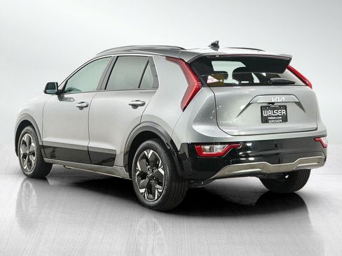 Used 2024 Kia Niro Wind w/ Wind Preserve Package FWD image 3