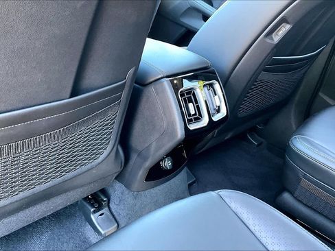 Used 2024 Kia Sorento SX AWD/4WD image 38