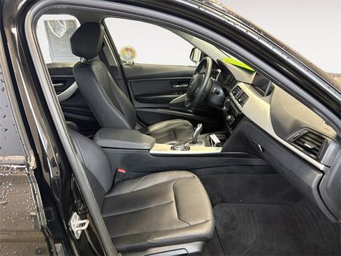 Used 2016 BMW 320i xDrive Sedan image 13