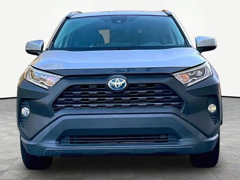Used 2021 Toyota RAV4 XLE w/ Convenience Package AWD/4WD image 4