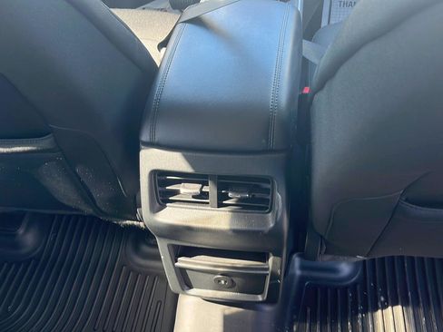Used 2024 Ford Edge SE w/ Black Appearance Package AWD/4WD image 27