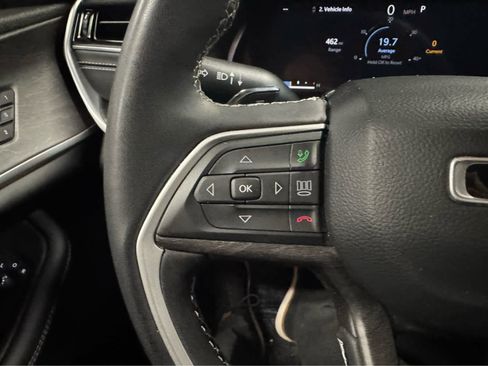 Used 2023 Jeep Grand Cherokee Limited image 20