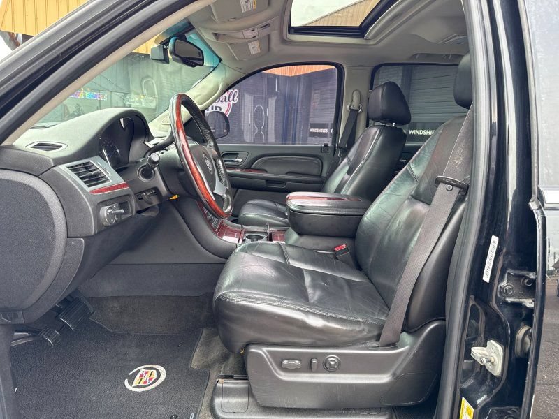 Used 2007 Cadillac Escalade EXT w/ Information Package AWD/4WD image 10