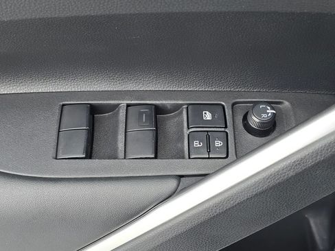 Used 2024 Toyota Corolla Cross LE AWD/4WD image 22
