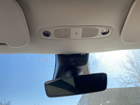 Used 2022 Tesla Model Y Long Range image 26