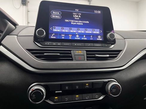 Used 2025 Nissan Altima 2.5 SR FWD image 24