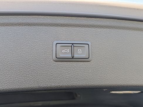 Used 2025 Audi Q5 e Premium image 20