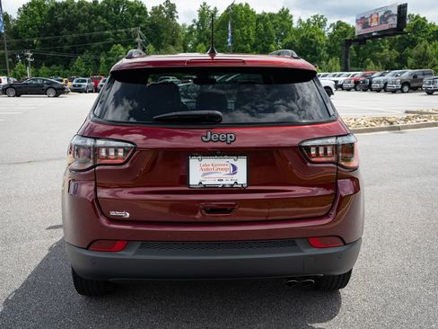 Used 2021 Jeep Compass Latitude w/ Sun and Sound Group FWD image 8