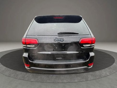 Used 2019 Jeep Grand Cherokee Laredo AWD/4WD image 6