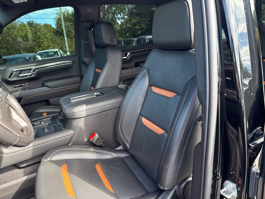 Used 2022 GMC Sierra 1500 AT4 w/ AT4 Premium Package AWD/4WD image 15