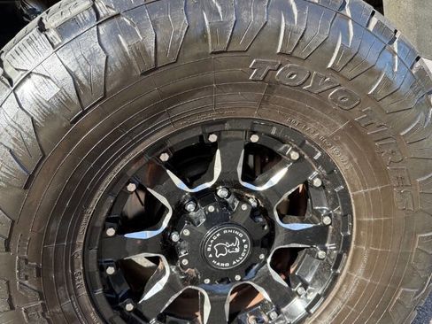 Used 2017 RAM 2500 Limited image 25