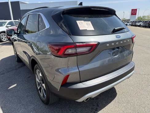 Used 2023 Ford Escape Platinum AWD/4WD image 5