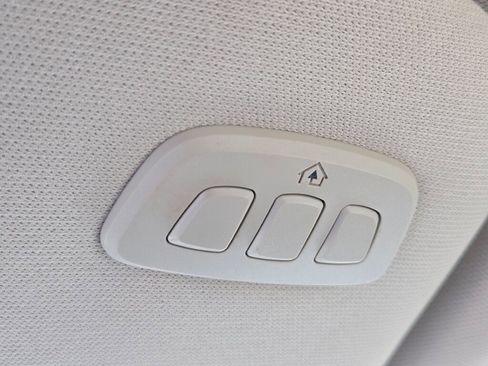 Used 2017 Lincoln Continental Select w/ Climate Package image 26