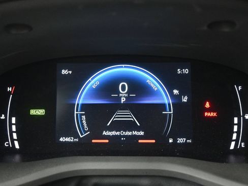 Used 2025 Toyota Camry LE FWD image 18