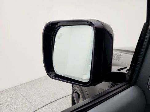 Certified 2023 Land Rover Defender 110 X-Dynamic SE image 23