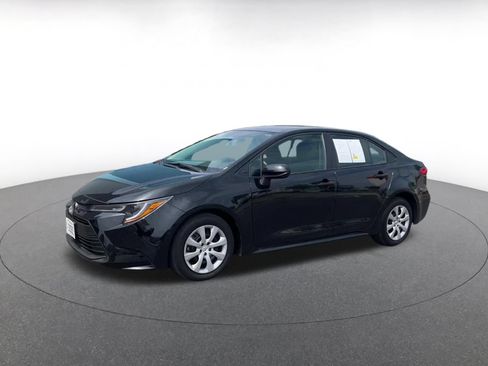 Used 2025 Toyota Corolla LE FWD image 8