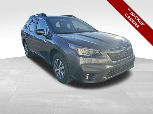 Used 2022 Subaru Outback Premium image 9