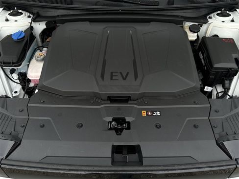 New 2025 Hyundai Ioniq 5 SE image 27