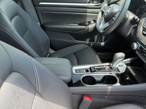 New 2025 Nissan Altima 2.5 SL image 11