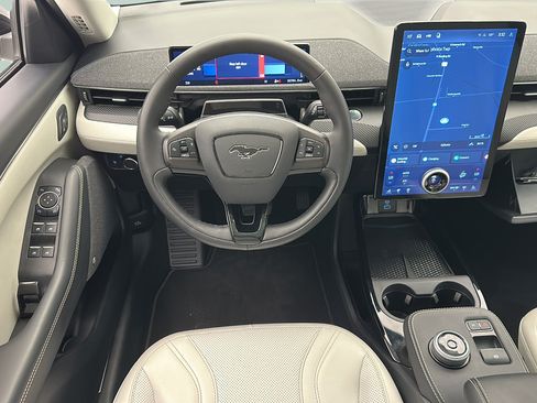 Used 2022 Ford Mustang Mach-E Premium RWD image 10