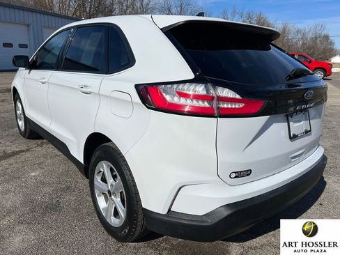 Used 2024 Ford Edge SE image 3