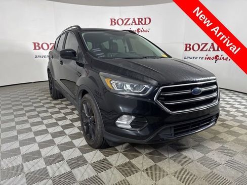 Used 2019 Ford Escape SE image 1