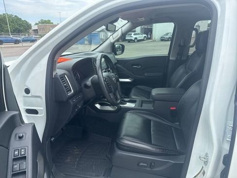 Used 2024 Nissan Frontier SL w/ Technology Package image 21