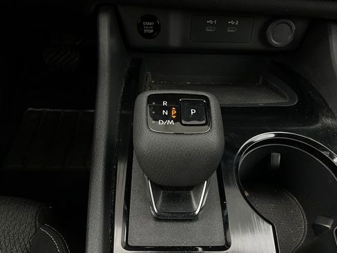 Used 2025 Nissan Rogue SV image 24